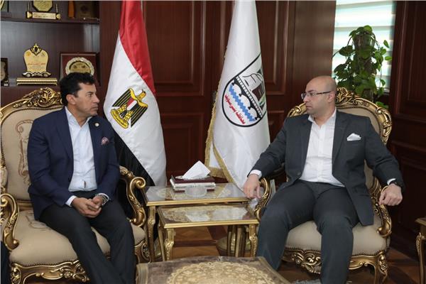 الدكتور محمد هانى غنيم محافظ بنى سويف يستقبل الدكتور أشرف صبحي وزير الشباب والرياضة