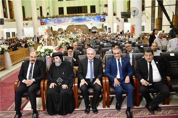 اللواء أشرف عطية محافظ أسوان فى مراسم تأبين الفقيد الراحل نيافة الأنبا هدرا