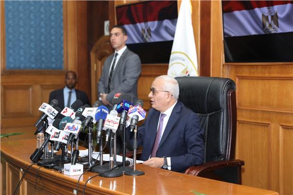 الدكتور رضا حجازي وزير التربية والتعليم