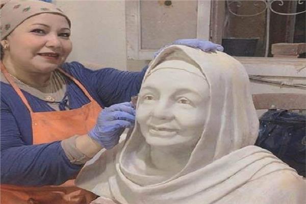النحاتة أمل عمر