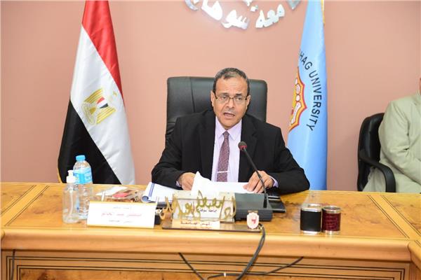  الدكتور مصطفي عبد الخالق رئيس جامعة سوهاج