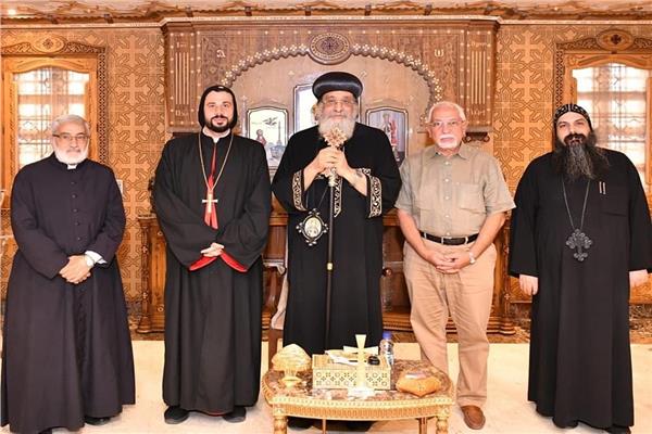 البابا تواضروس  يستقبل مطران القدس