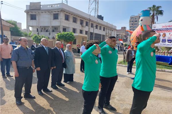  رئيس جامعة بنها يشهد أداء تحية العلم