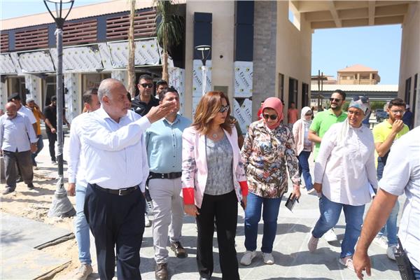 محافظ دمياط تبحث خطة تطوير منطقة اللسان 
