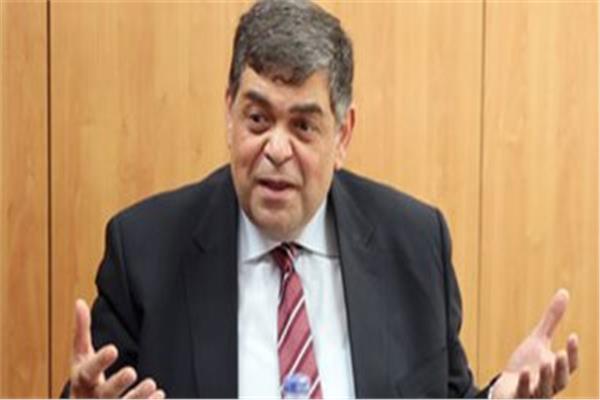 الدكتور أشرف حاتم، رئيس لجنة الصحة بمجلس النواب