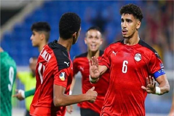 سموحة يطلب استعارة الدبيس ورشدان من الأهلي.. وكولر يؤجل القرار سموحة يطلب استعارة الدبيس ورشدان من الأهلي.. وكولر يؤجل القرار