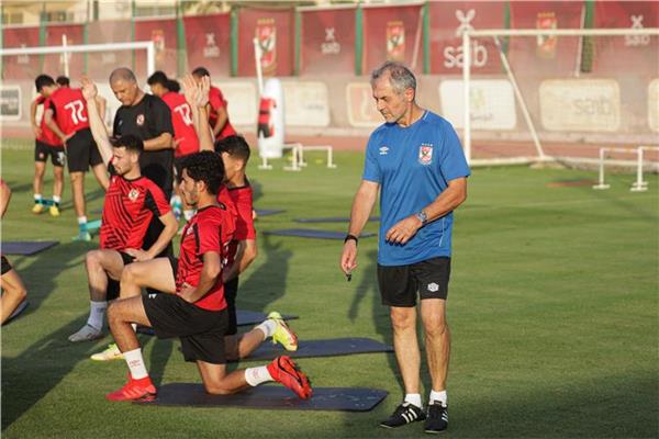 شوبير يكشف تطورات مفاوضات الأهلي لضم مارسينهو وغيابات الفريق أمام الاتحاد المنستيري
