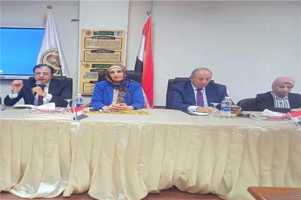 صورة من الندوة