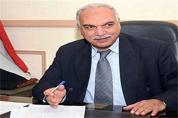 الدكتور عباس الشناوى 
