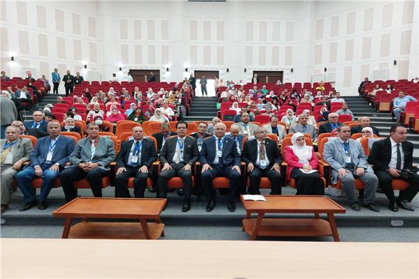 رئيس جامعة بنها يشهد مؤتمر العلوم التطبيقية وتحديات التغيرات المناخية 