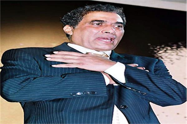 الفنان الراحل أحمد زكي