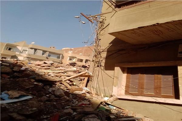 العقار المنهار