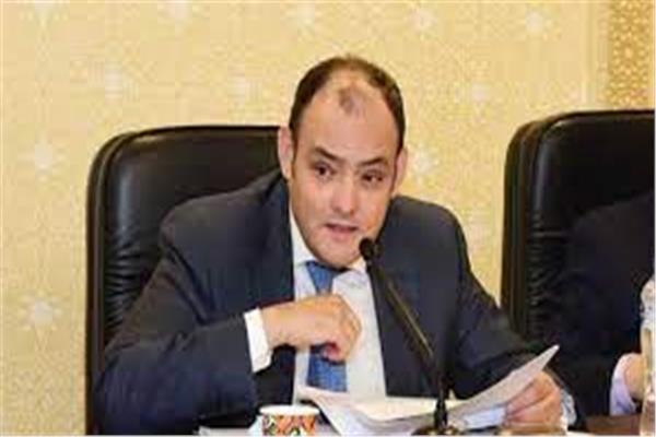 وزير الصناعة المهندس أحمد سمير