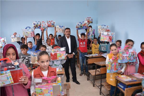 جولة المحافظ في المدارس