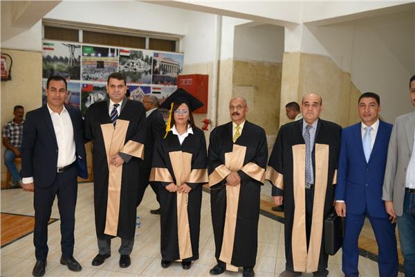 هناء قنديل تحصل على الماجستير بدرجة امتياز