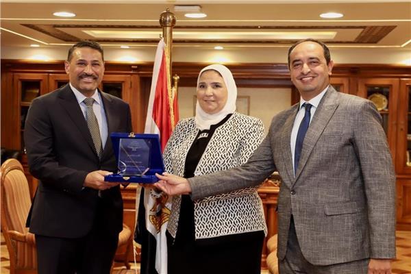  وزيرة التضامن الاجتماعي خلال اللقاء