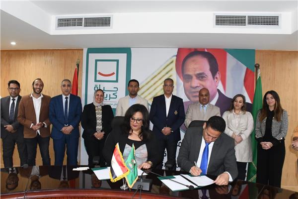 جانب من فاعلية توقيع عقدين للتمويل متناهى الصغر