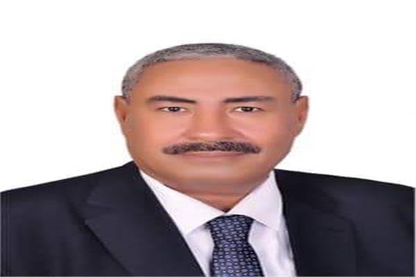  الدكتور عاطف الطاهر