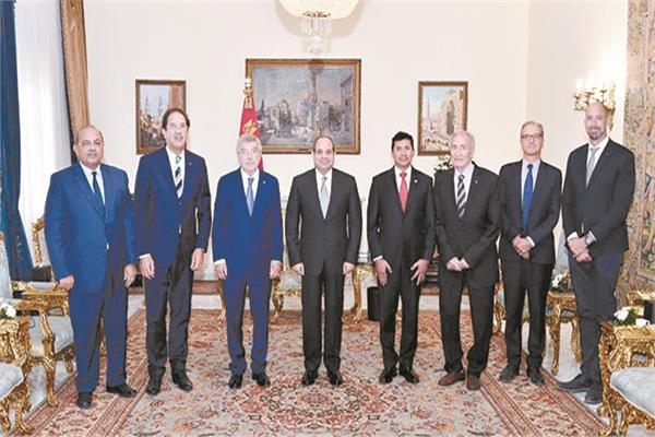 الرئيس عبدالفتاح السيسى بصحبة وزير الرياضة وحسن مصطفى وتوماس باخ عقب زيارة الأخير لمصر  