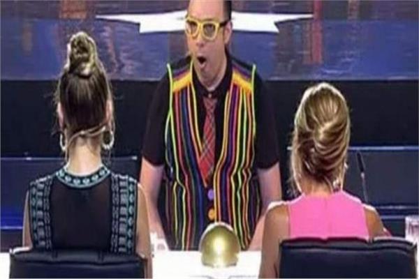 وسط ضحكات الجمهور.. وفاة ساحر إسباني شهير 