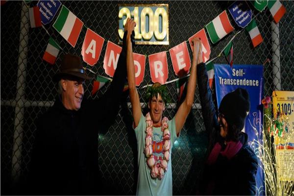 إيطالي يفوز بأطول سباق للقدم في العالم عند 3100 ميل