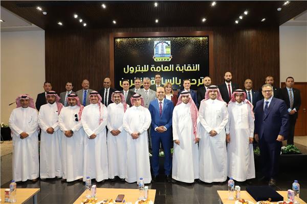 النقابة العامة للعاملين بالبترول برئاسة محمد جبران