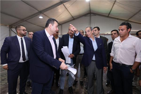  الدكتور عمرو طلعت وزير الاتصالات وتكنولوجيا المعلومات خلال الجولة