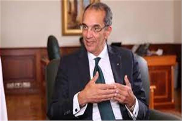 وزير الاتصالات عمرو طلعت