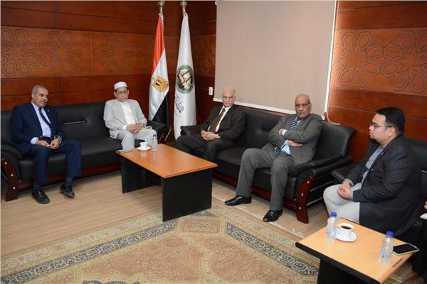 مسئولوا المنظمة العالمية لخريجي الأزهر خلال زيارة المشيخة
