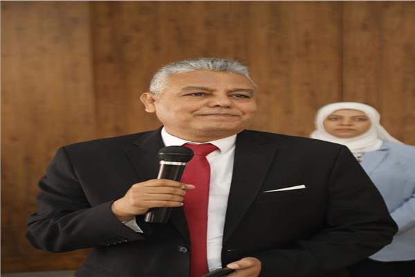 الدكتور يوسف الغرباوي رئيس جامعه جنوب الوادي