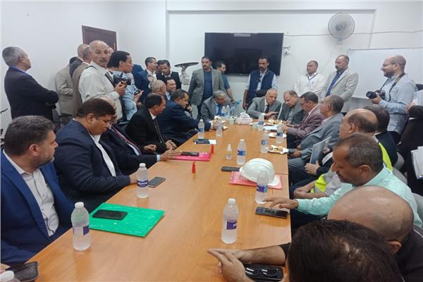 محافظ أسيوط خلال لقاءه بوزير الموارد المائية والرى والسفير الياباني