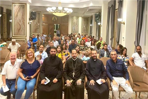 الأنبا باخوم يشارك في لقاء الأسر الشابة بالإيبارشية