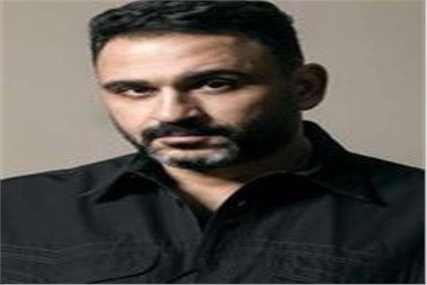 الفنان أكرم حسني 