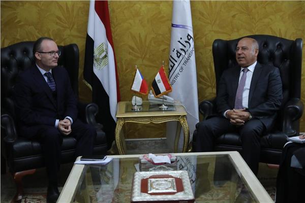 «الوزير» يبحث مع السفير التشيكي تأهيل ورفع كفاءة جرارات السكك الحديدية