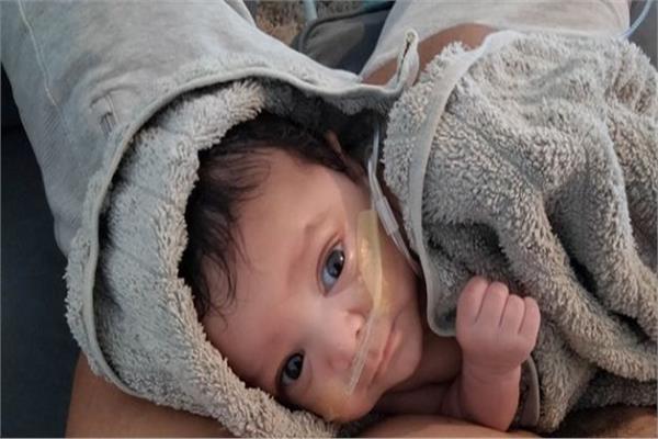 الطفل المعجزة يعود للحياة مرة أخري