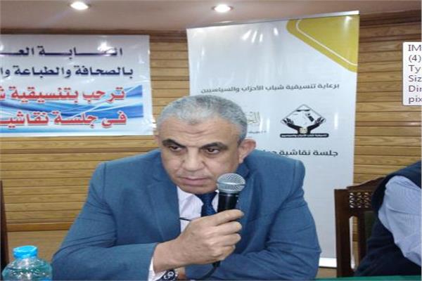 عادل عبد الفضيل  رئيس لجنة القوى العاملة