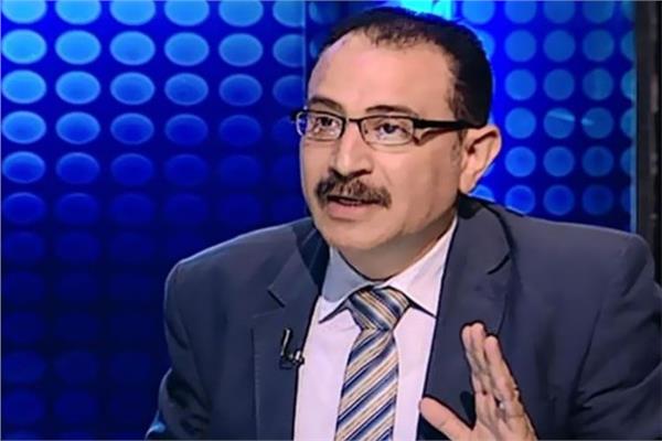 طارق فهمي أستاذ العلوم السياسية