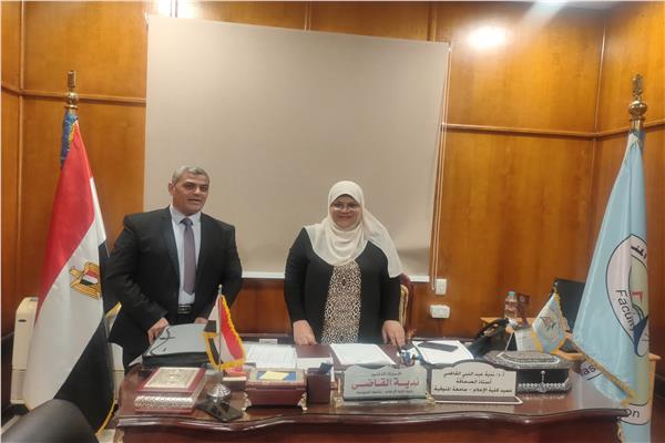 الاستاذه الدكتوره نديه القاضى عميدة كلية الاعلام بجامعة المنوفية