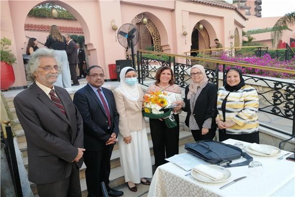  د. مديحة خطاب اثناء التكريم