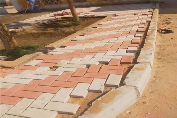 محافظ أسيوط: استكمال أعمال التطوير وتركيب البدورات والانترلوك للارصفة بشوارع وميادين الغنايم  