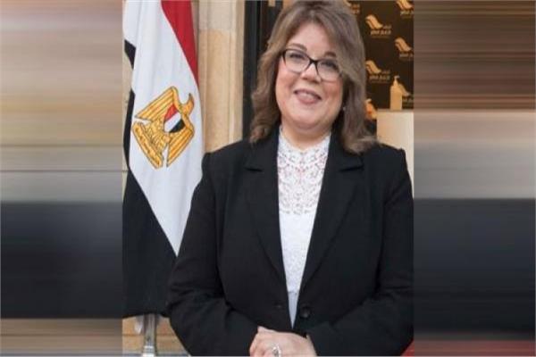  النائبة فيبي فوزي، وكيل مجلس الشيوخ