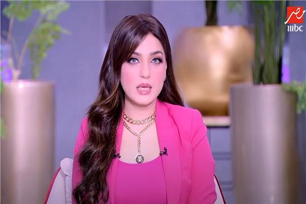 الإعلامية ياسمين عز