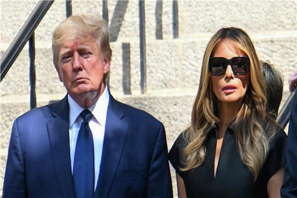  الرئيس الأمريكي السابق دونالد ترامب وزوجته ميلانيا