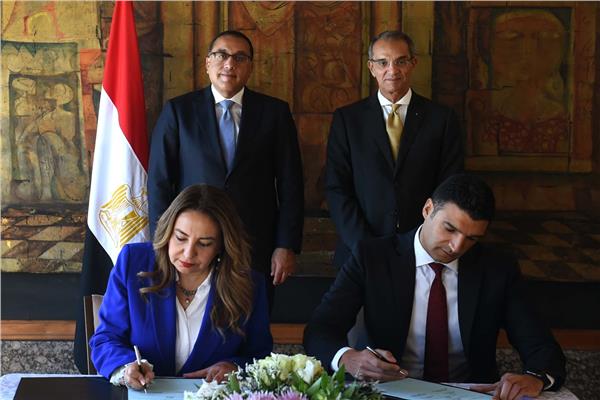 صورة من التوقيع على الاتفاقية