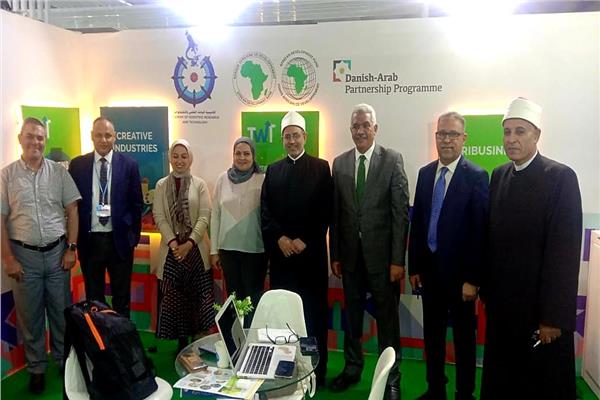 الدكتور محمود صقر يزور جناح جامعة الأزهر في قمة المناخ cop27