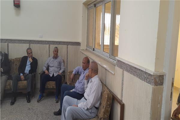 رئيس جامعة جنوب الوادي خلال زيارته للمدن الجامعة