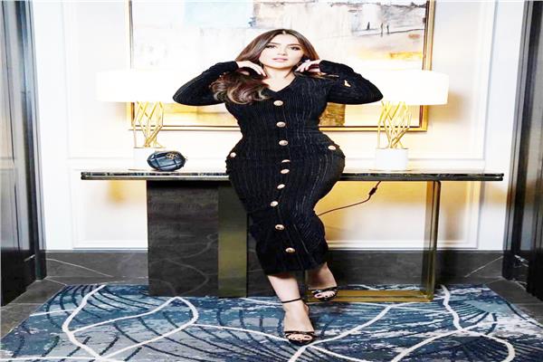 الفنانة مي عمر