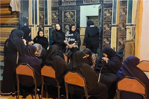 أهالي الغربية يشيعون جثمان الضحية 21 في حادث أتوبيس الدقهلية