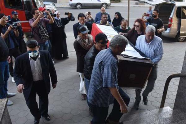لحظة وصول جثمان محمد سلطان مسجد عمر مكرم