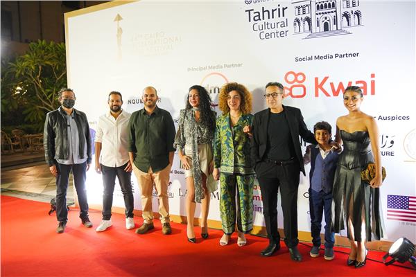 صناع فيلم "ماما" 